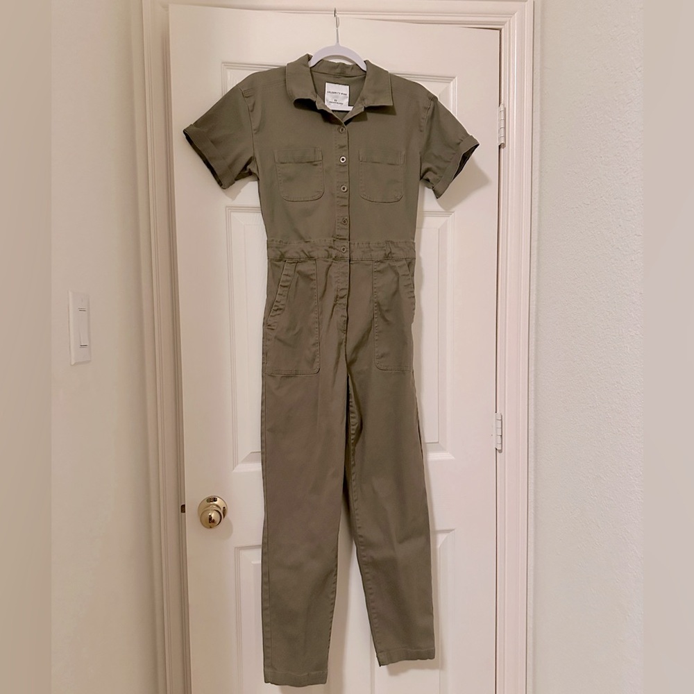 Celebrity Pink Women’s Juniors Slim Fit Khaki Jumpsuit (Color: Dusty Olive)